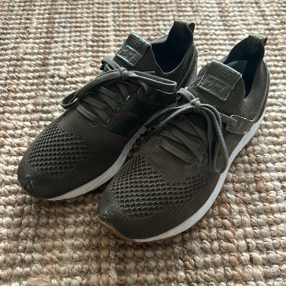 New Balance 247 w’s size 7